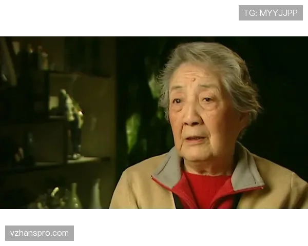 朱琳赛场像皇后，街头拎名牌包踩人字拖，生活反差笑不出来